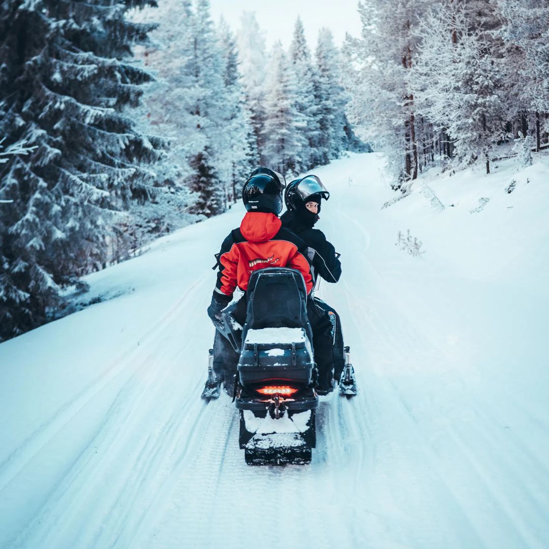 Frozen Trails: 1-Hour Snowmobile Ride – Lapland Winter Park